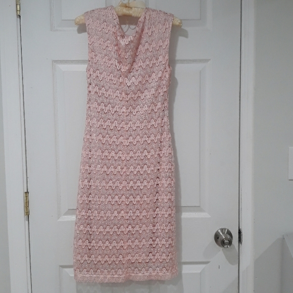 Dress - Picture 3 of 4